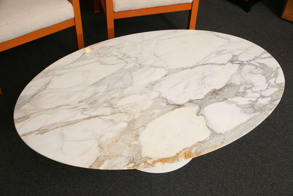 saarinen calacatta table