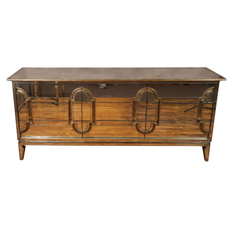 Mid Century Mirrored 9-Drawer Dresser and Hidden Pulls