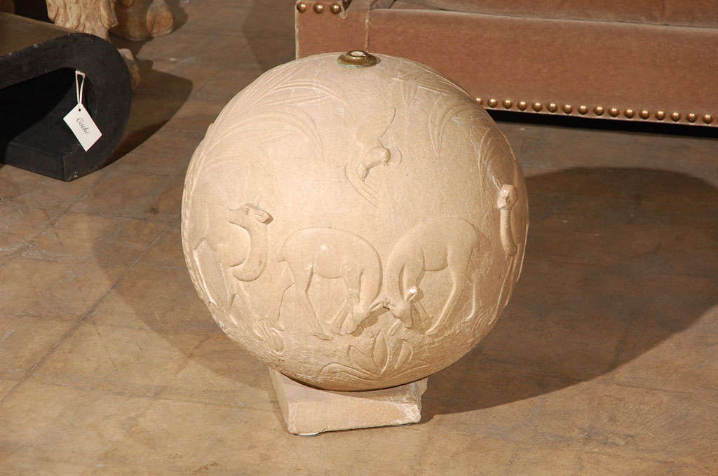 C.1930 French Carved Stone Relief Sphere (Sphère en relief en pierre sculptée) en vente 1