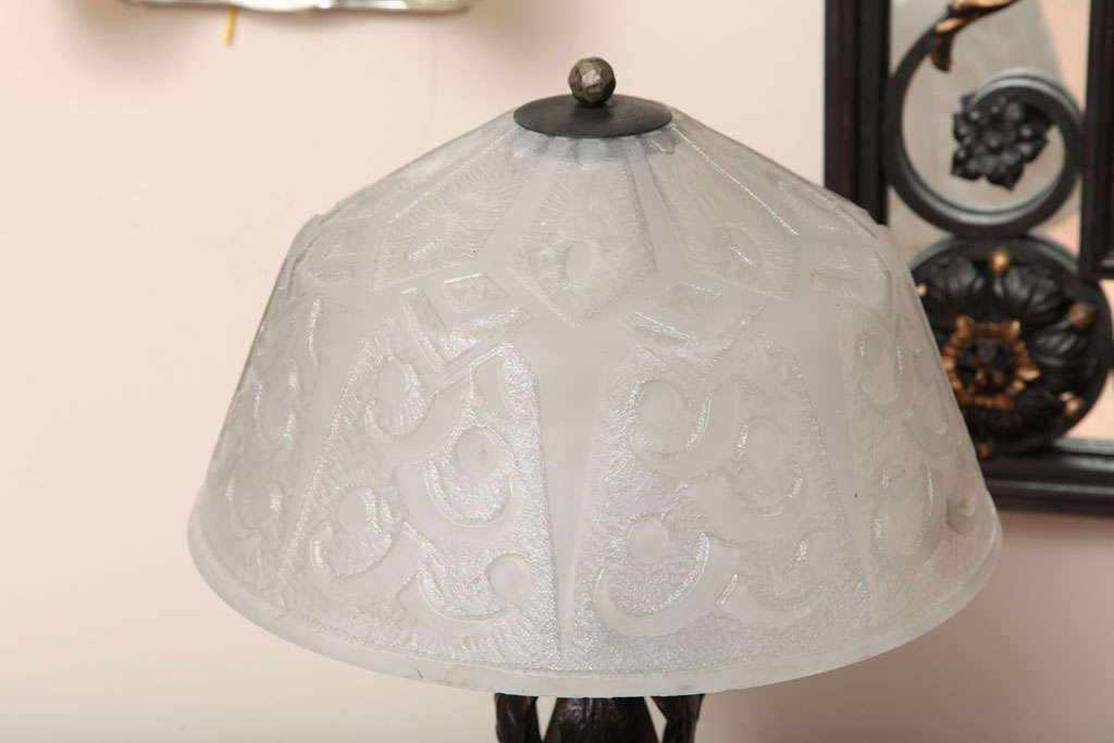 Art Deco Table Lamp by Edgar Brandt & Daum In Good Condition For Sale In Bridgewater, CT