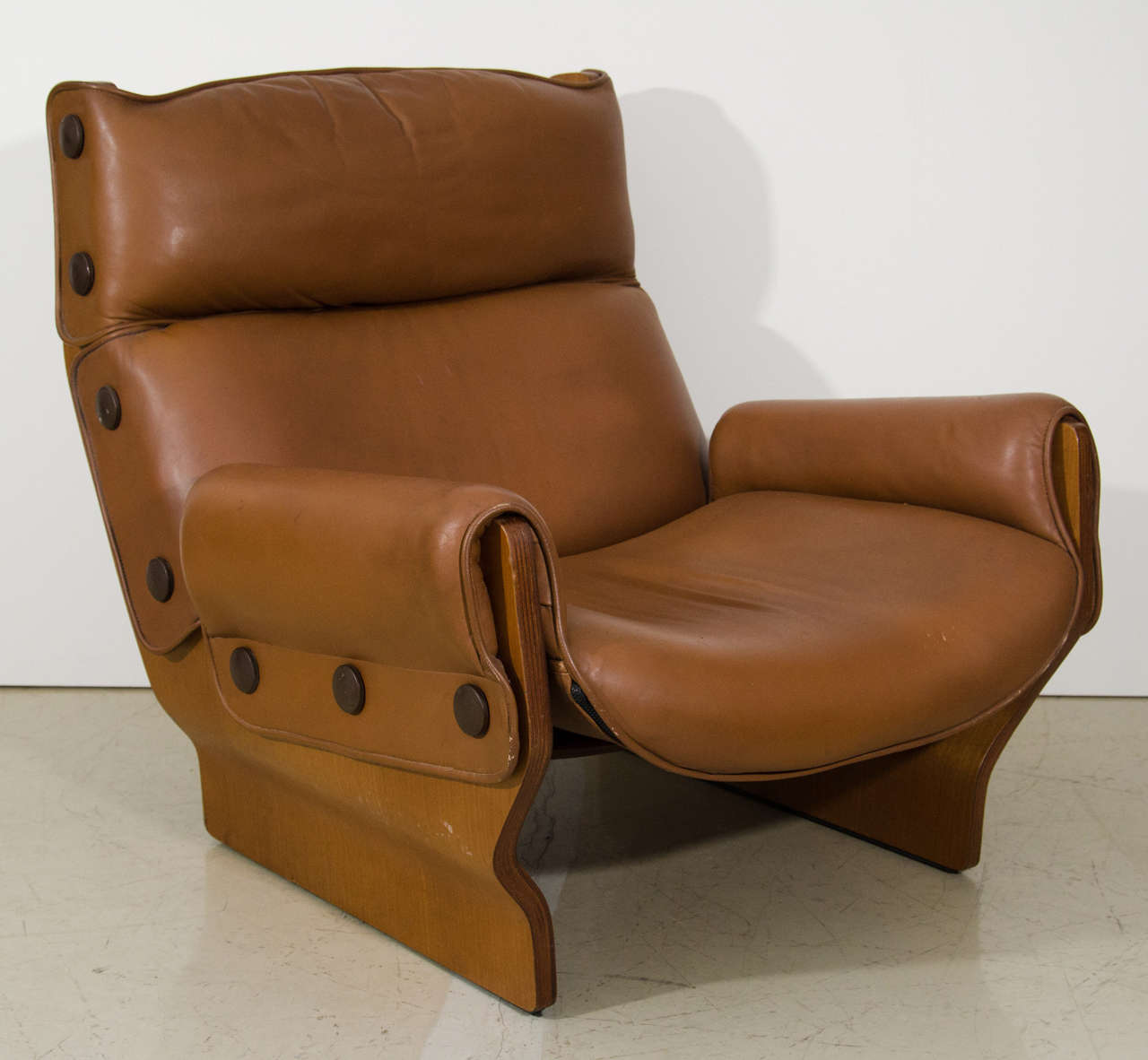 Mid-20th Century Osvaldo Borsani 'Canada' Two Lounge Chairs and Ottoman for Tecno