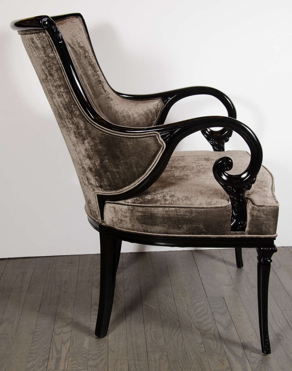 Mid-20th Century Pair of Elegant Scroll-Form Neoclassical Chairs by Grosfeld House