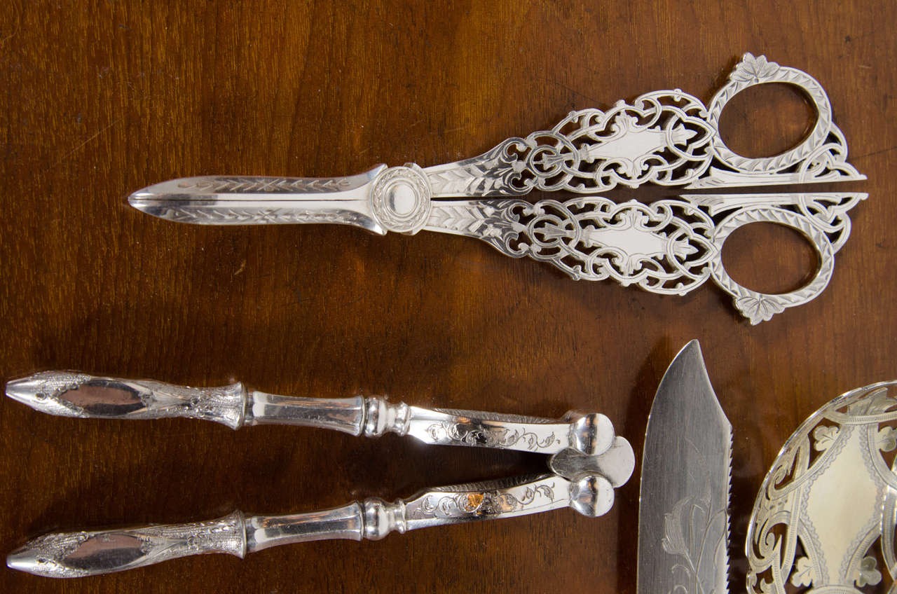 Exquisite Early Victorian Silver Plate Flatware Set for Dessert, Fruit and Nuts For Sale 2