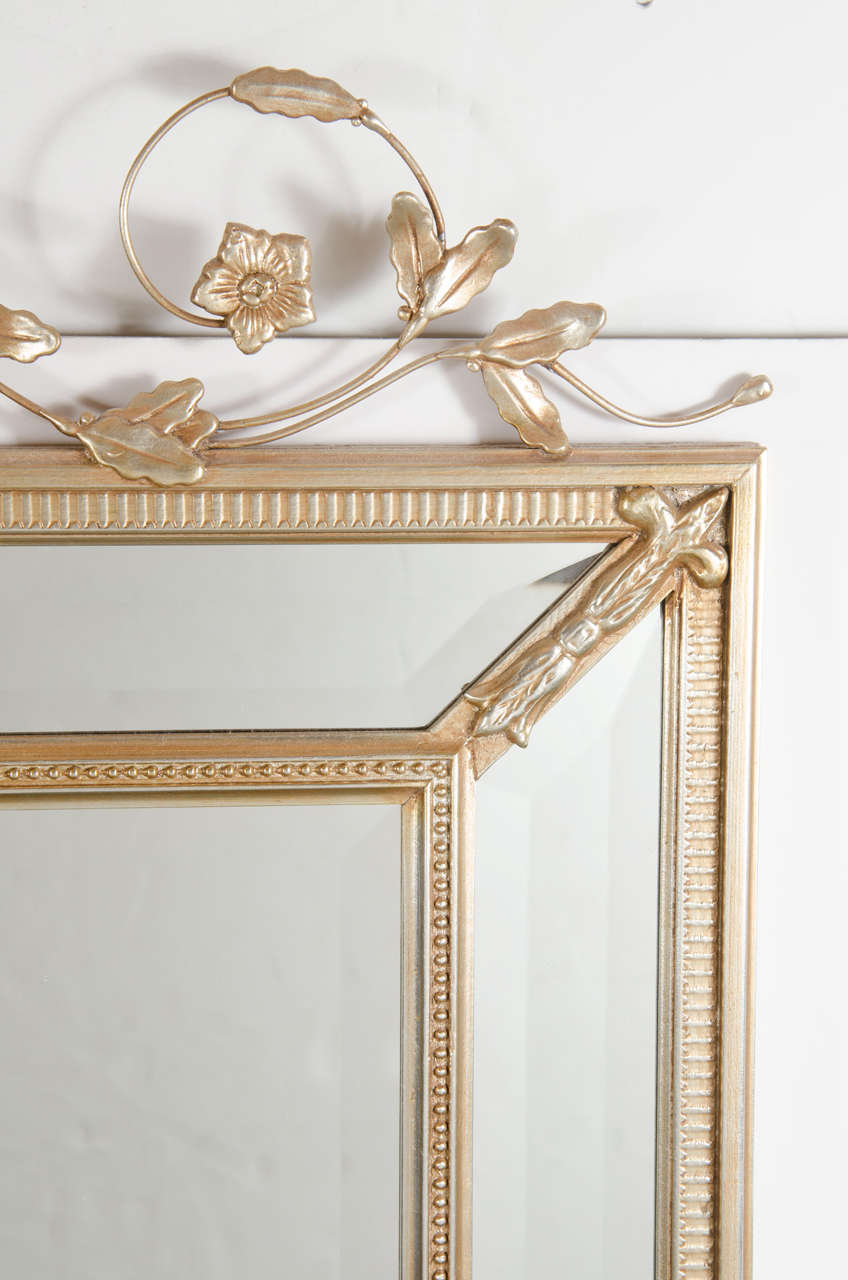 1940s Hollywood Regency Pediment Mirror in Hand-Gilded Moon-Glow In Excellent Condition In New York, NY