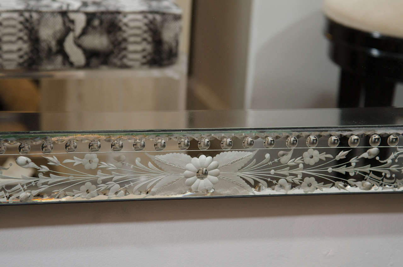 Mid-20th Century Beautiful 1940s Hollywood Venetian Mirror with Reverse Etching and Floral Design