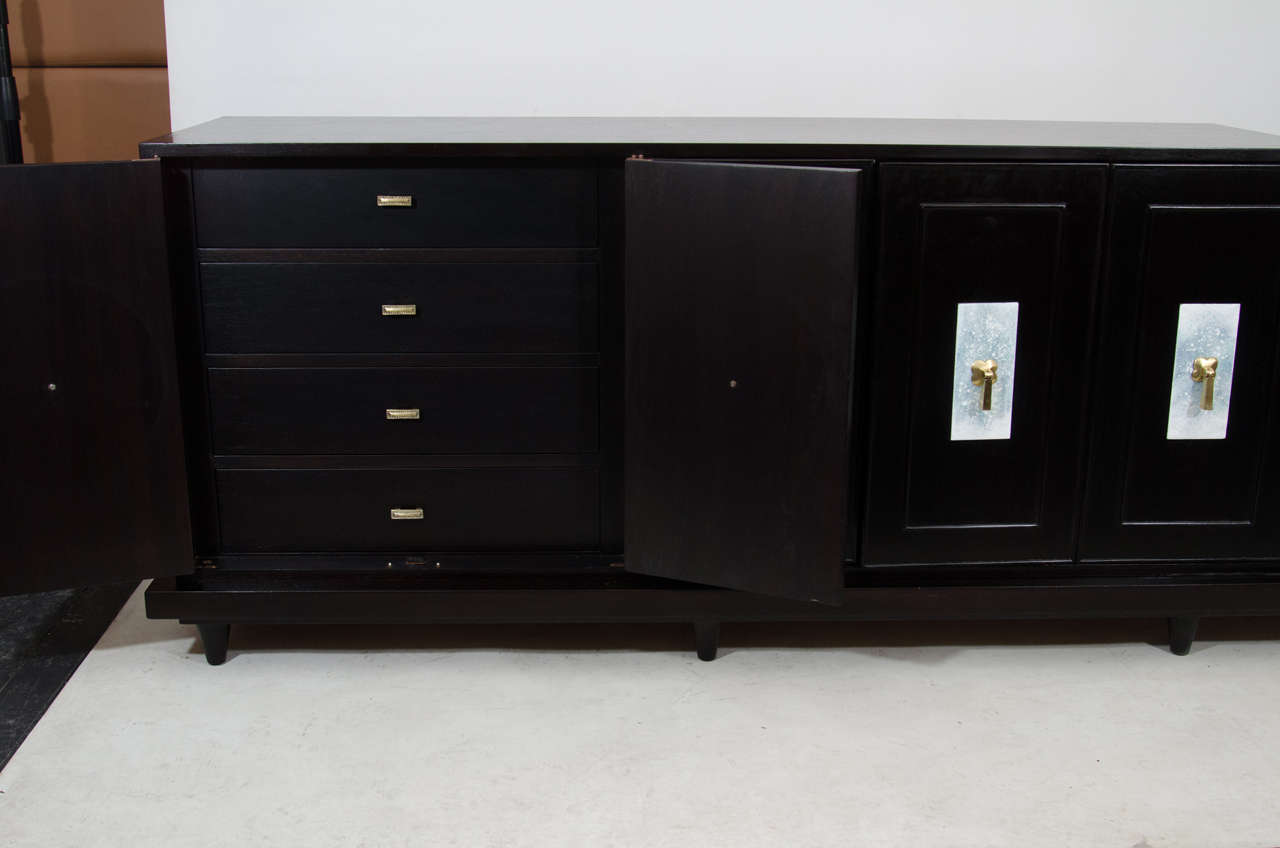 Elegant Credenza by Renzo Rutili In Good Condition For Sale In New York, NY