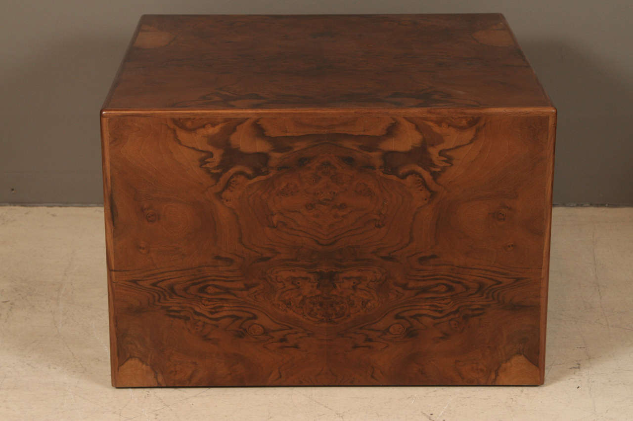 Burl Cube Table by Lawson-Fenning In Excellent Condition In Los Angeles, CA