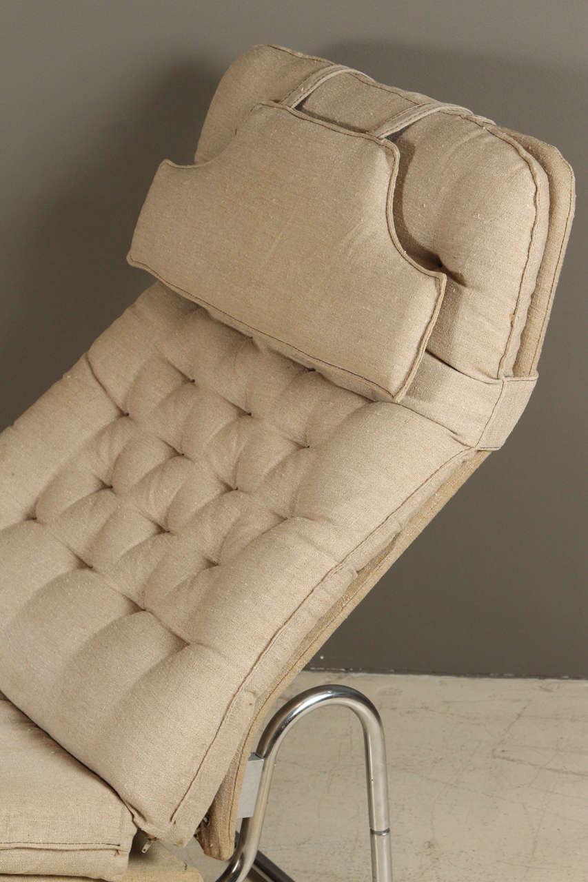 Tufted Scandinavian Chaise Lounge in Original Belgian Linen at 1stdibs