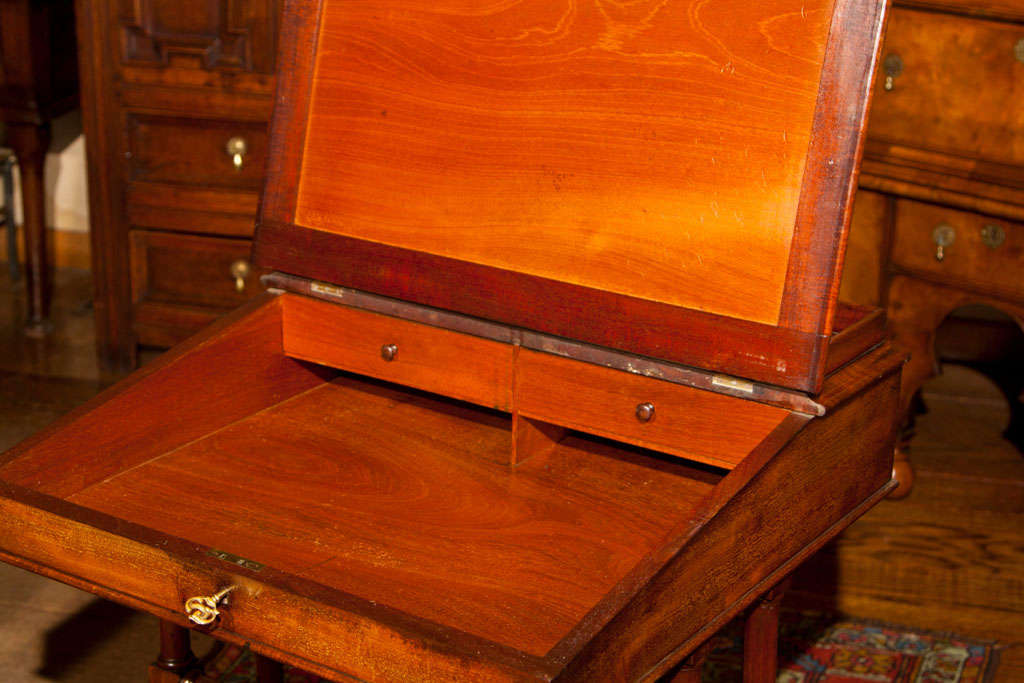 English Mahogany Student Desk In Excellent Condition For Sale In Woodbury, CT