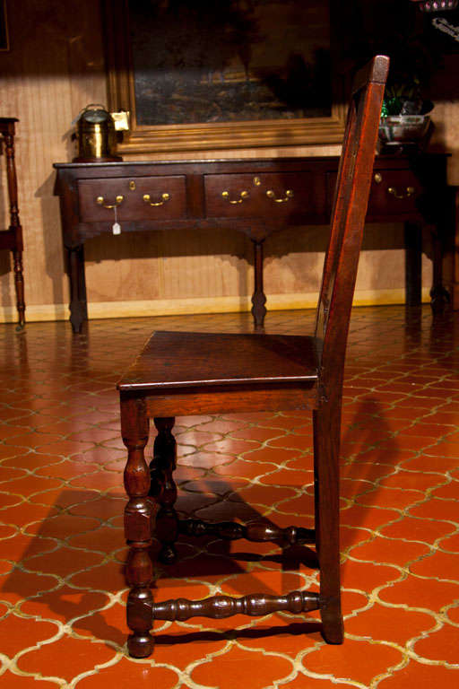 XVIIIe siècle et antérieur Paire de chaises d'entrée anglaises en chêne George I en vente