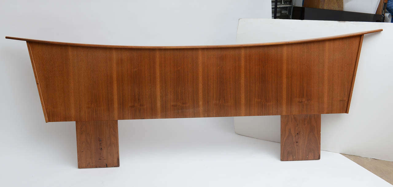 A great design from the Origins line.Designed by George Nakashima,
manufactured by Widdicomb .