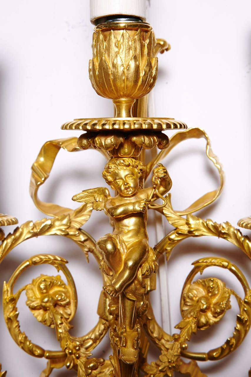 Gorgeous pair of gilded bronze sconces, . In Excellent Condition For Sale In Paris, FR