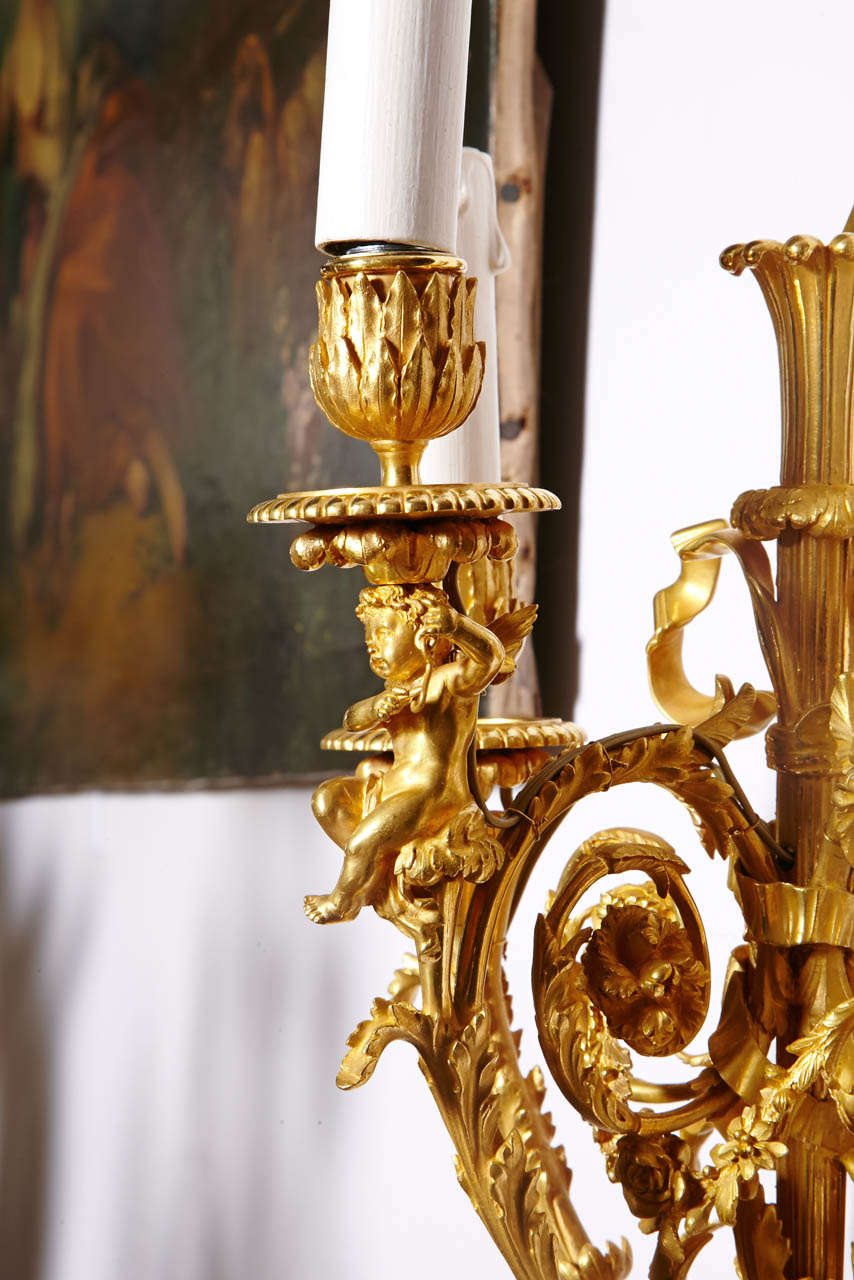 Gorgeous pair of gilded bronze sconces, . For Sale 2