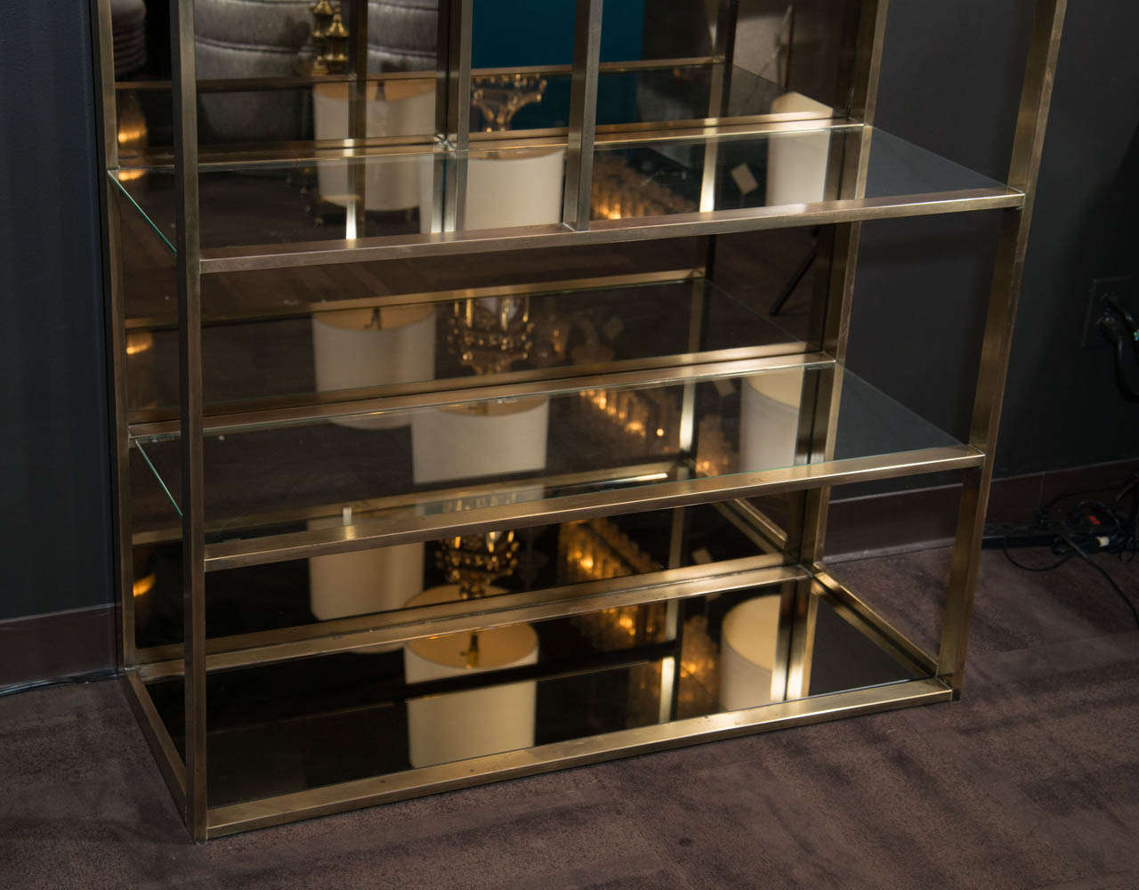 Mid-Century Modern Étagerè with Bronze Mirrors Designed by Milo Baughman 1