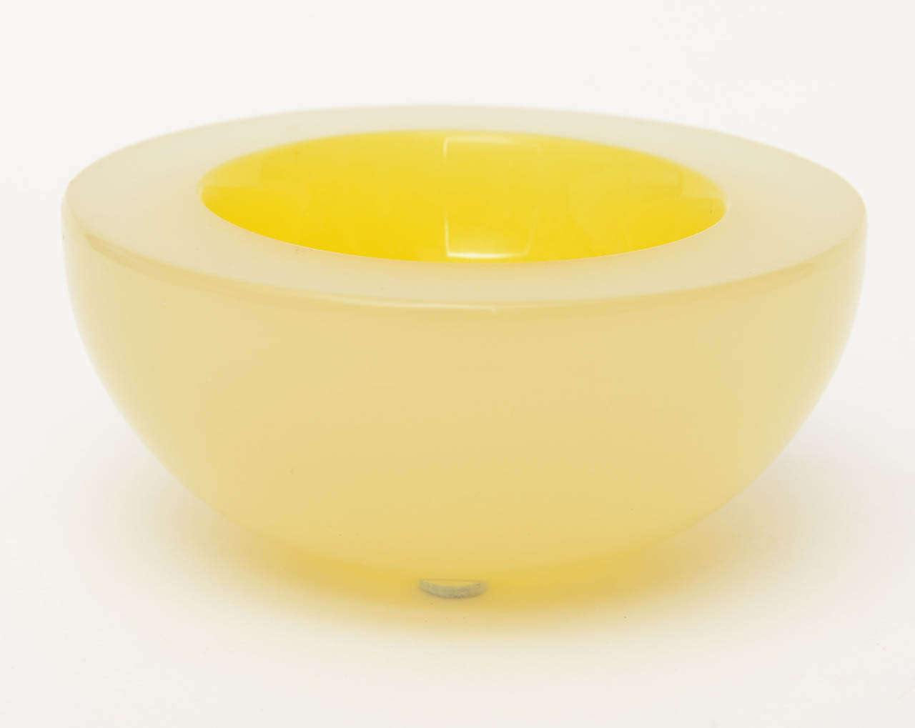 Two shades of contrasting yellow.... Lovely small Italian Murano glass geode bowl. Polished top
Let the sun shine In.....