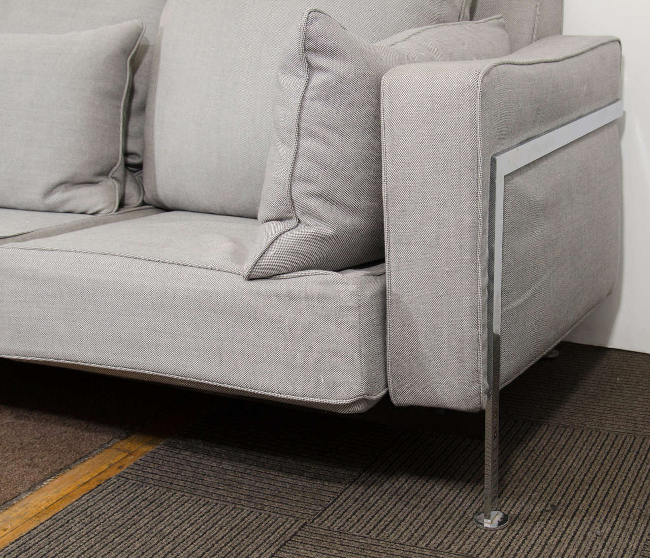 Robert Haussmann Sofa in Fine Gray Fabric for De Sede In Good Condition In New York, NY