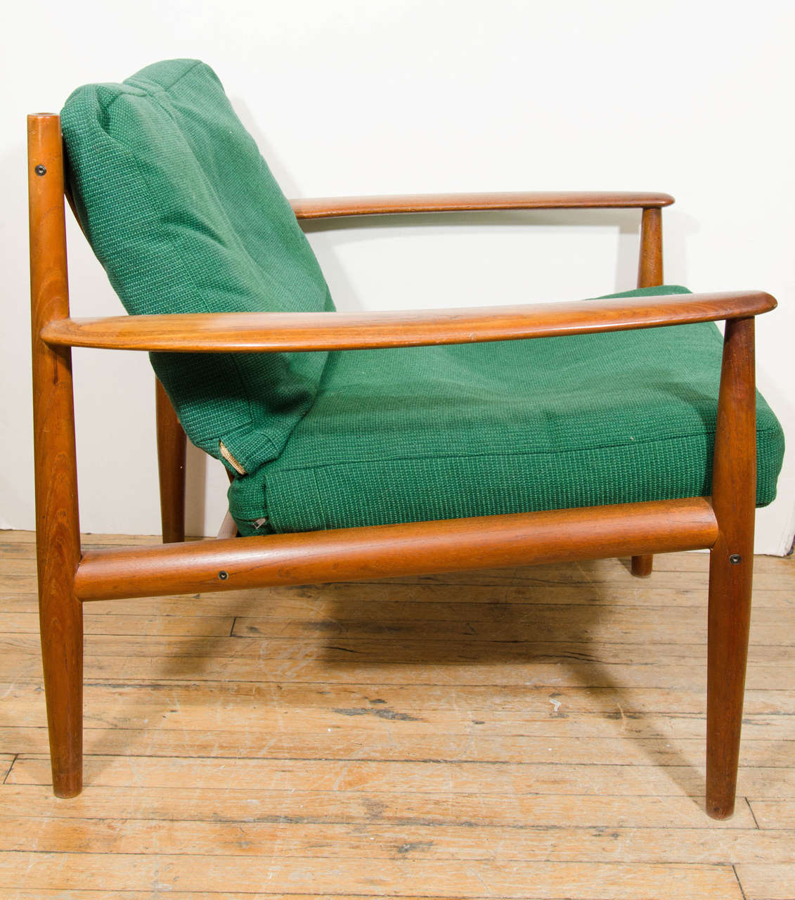 Scandinavian Modern Pair of Easy Lounge Chairs by Grete Jalk for France & Sons In Good Condition In New York, NY