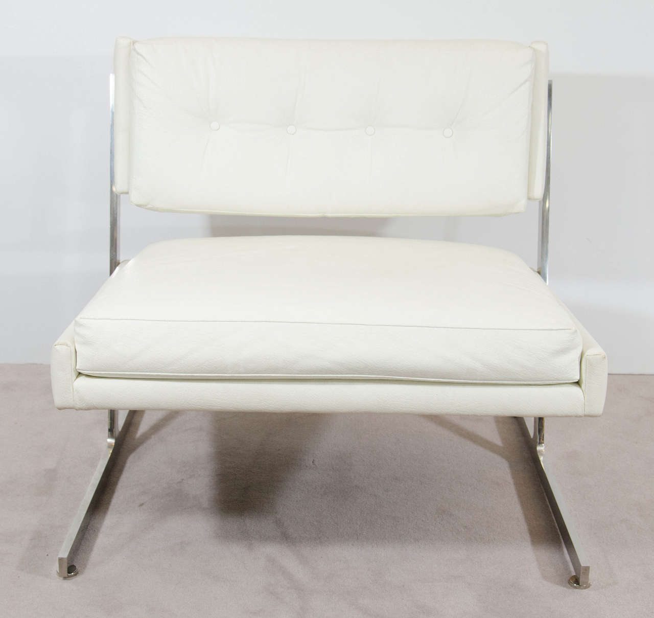 Mid-Century Modern Midcentury Pair of Button Tufted White Harvey Probber Lounge Chairs