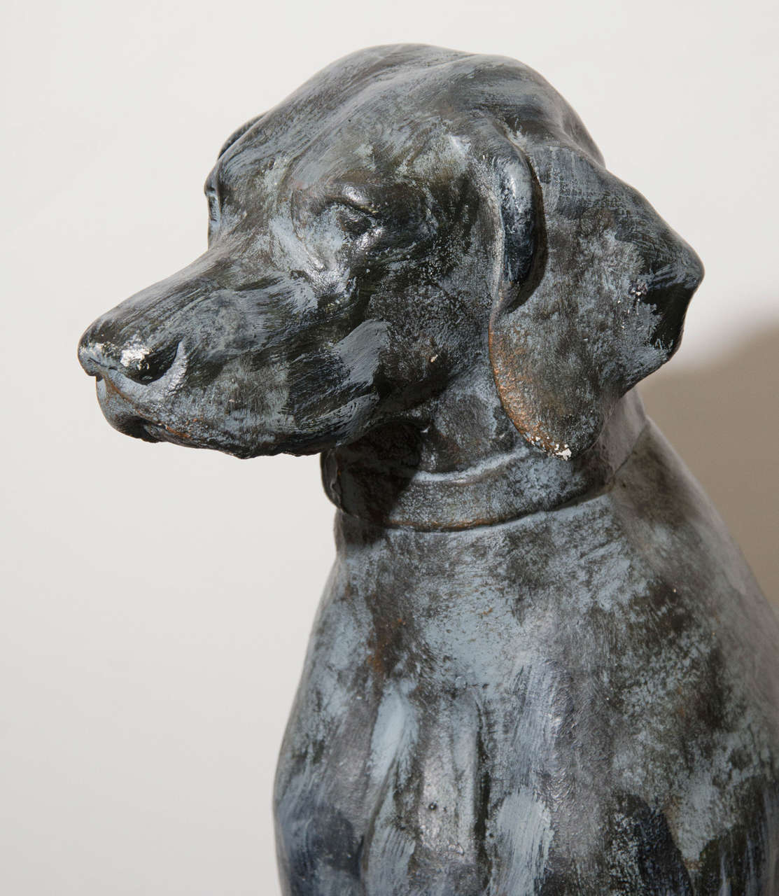 A Pair of Labrador Retriever Sculptures by Tuscany Studio In Good Condition In New York, NY