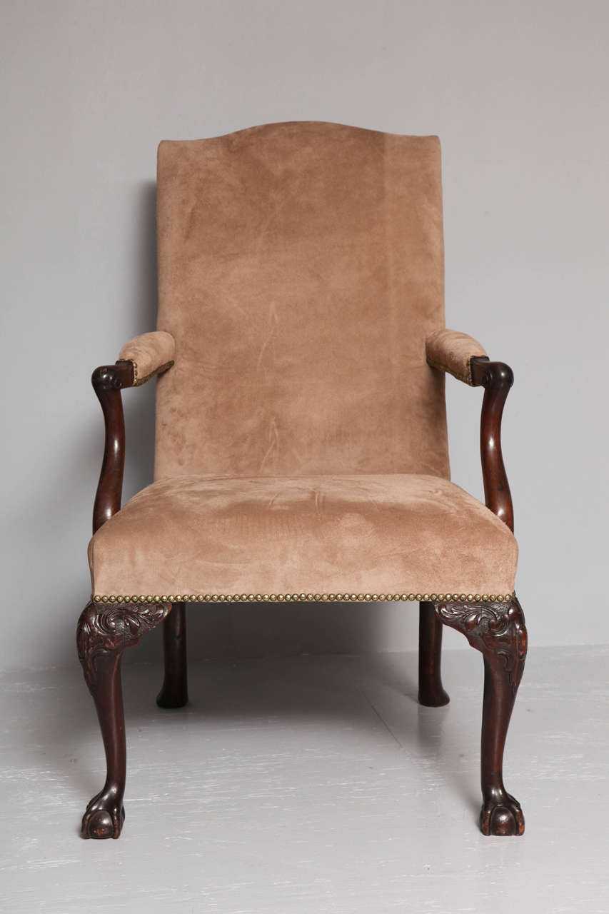 Very good George II mahogany Gainsborough armchair, the arched back with good rake, the shaped arms in the 