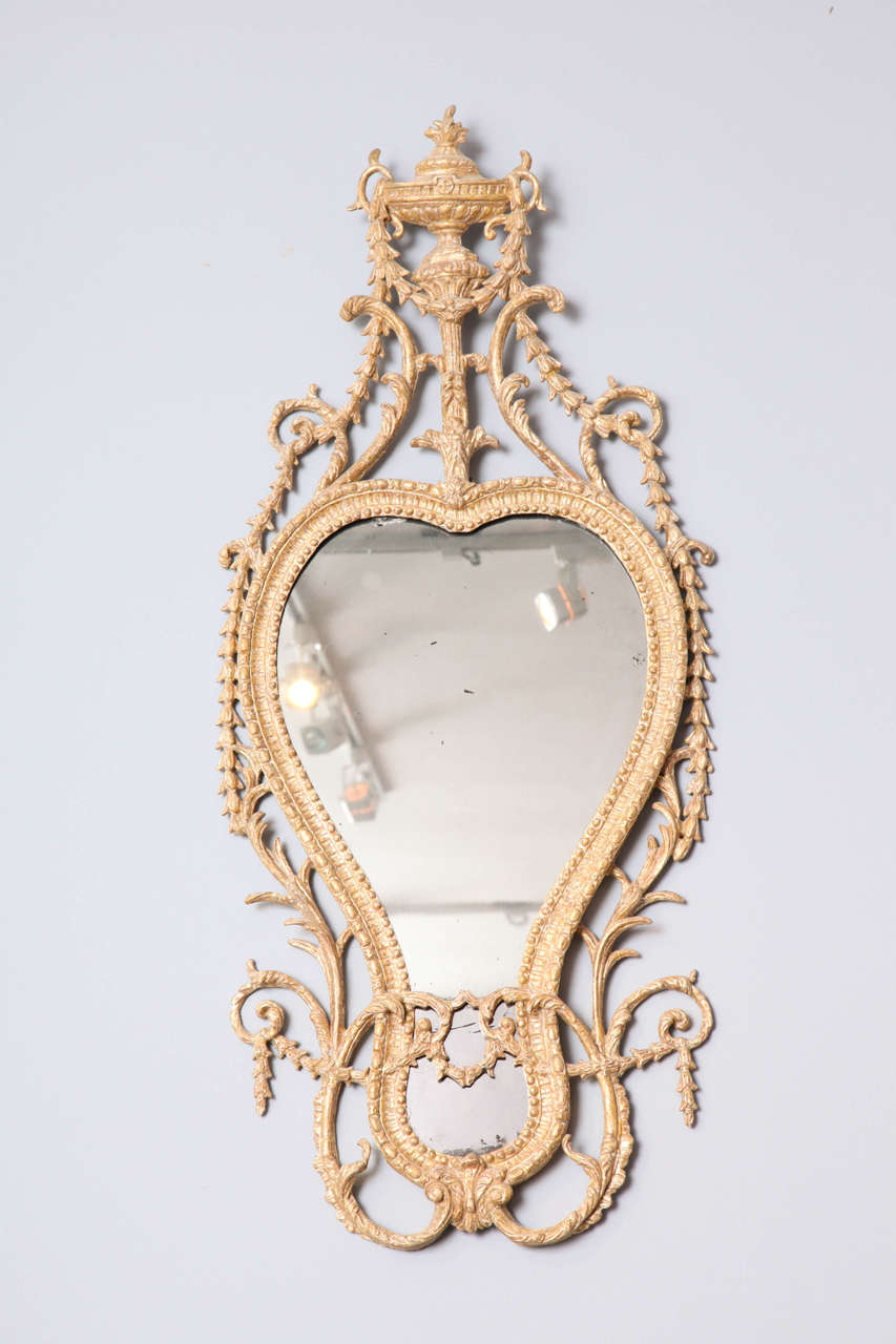 George III Gilt Carton Pierre Mirror Attributed to John Linnell In Excellent Condition For Sale In Greenwich, CT