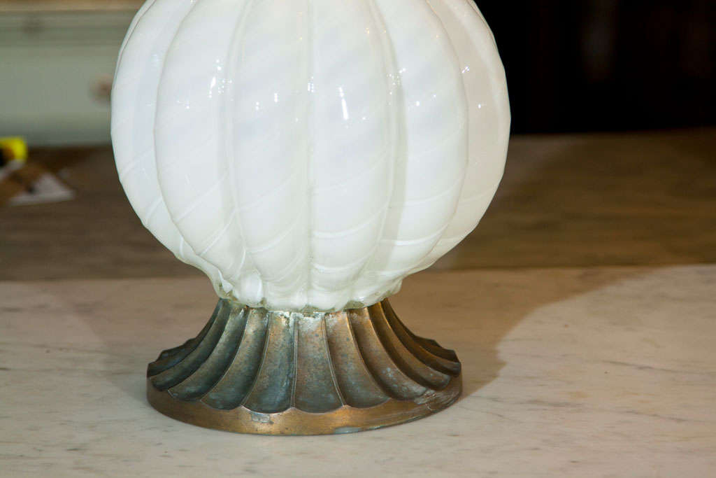 Mid-20th Century Pair of White Murano Glass Lamps Made In Italy