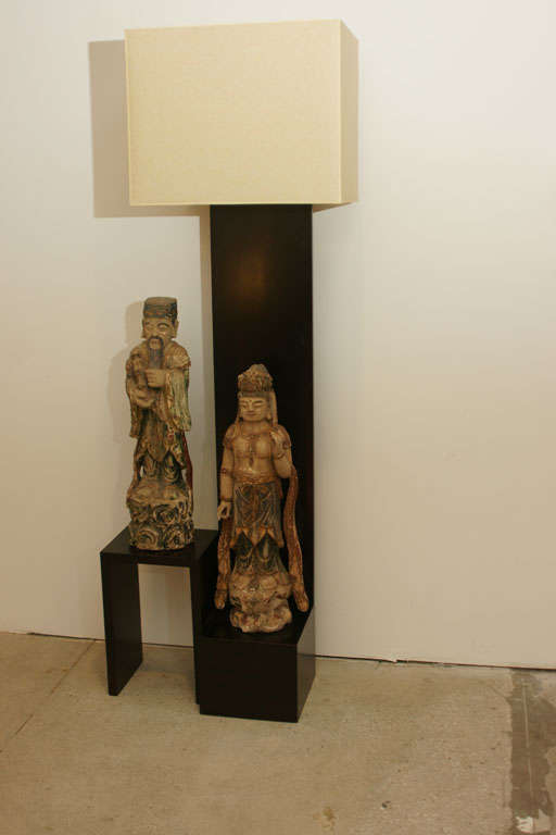 Stunning Floor Lamp With Asian Staues
