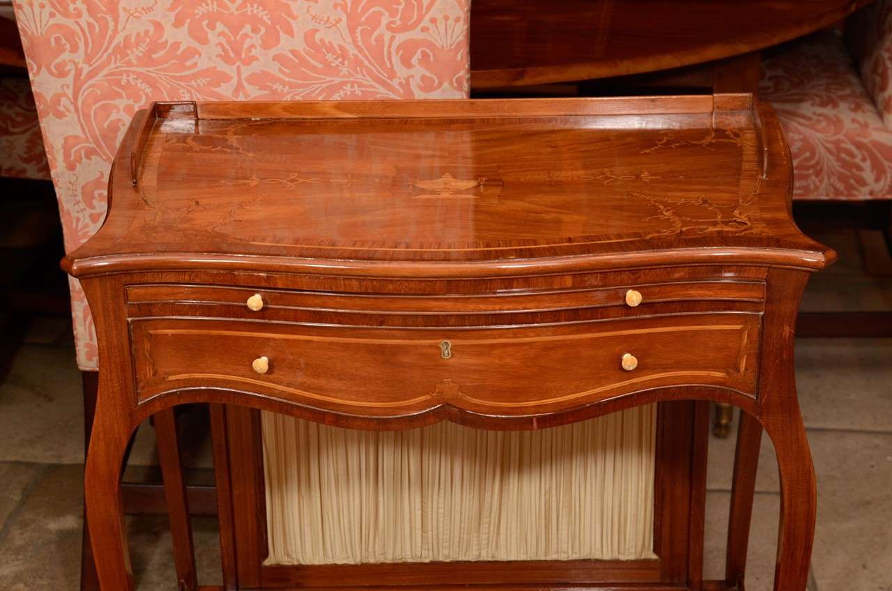 George III Marquetry Ladies Writing or Work Table In Excellent Condition In Westwood, NJ