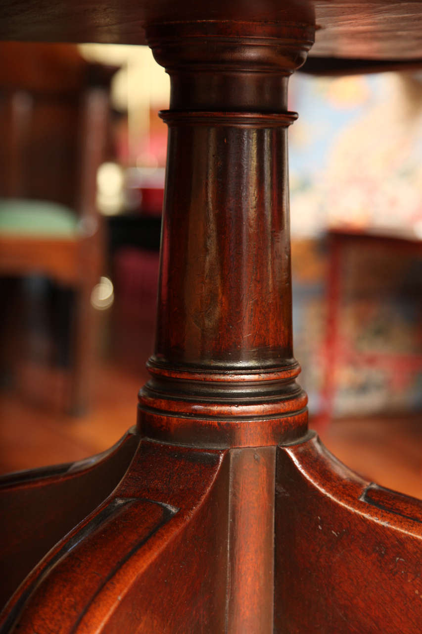 Antique George III Oval Mahogany Breakfast Table, English, circa 1780 In Excellent Condition For Sale In New York, NY