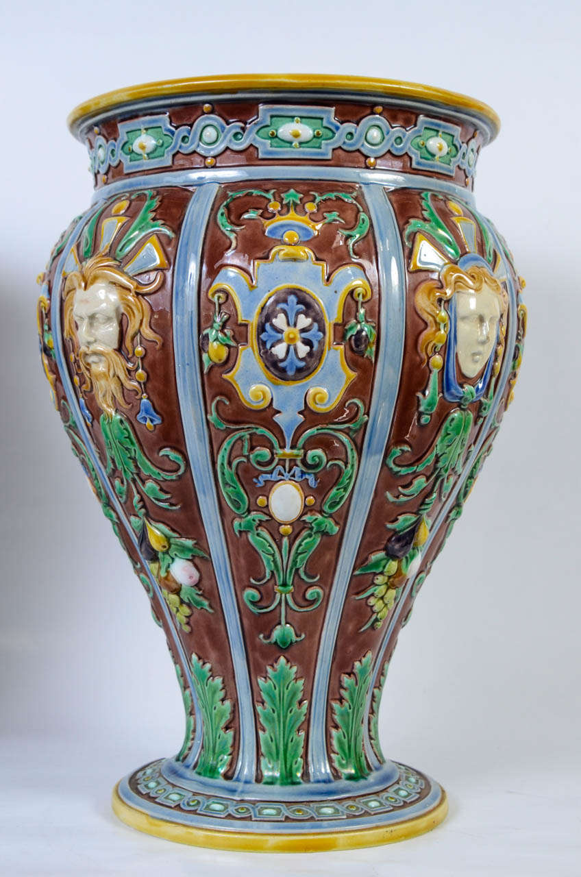 1885 Pair of Rare Vases Signed by Minton In Excellent Condition For Sale In deauville, FR
