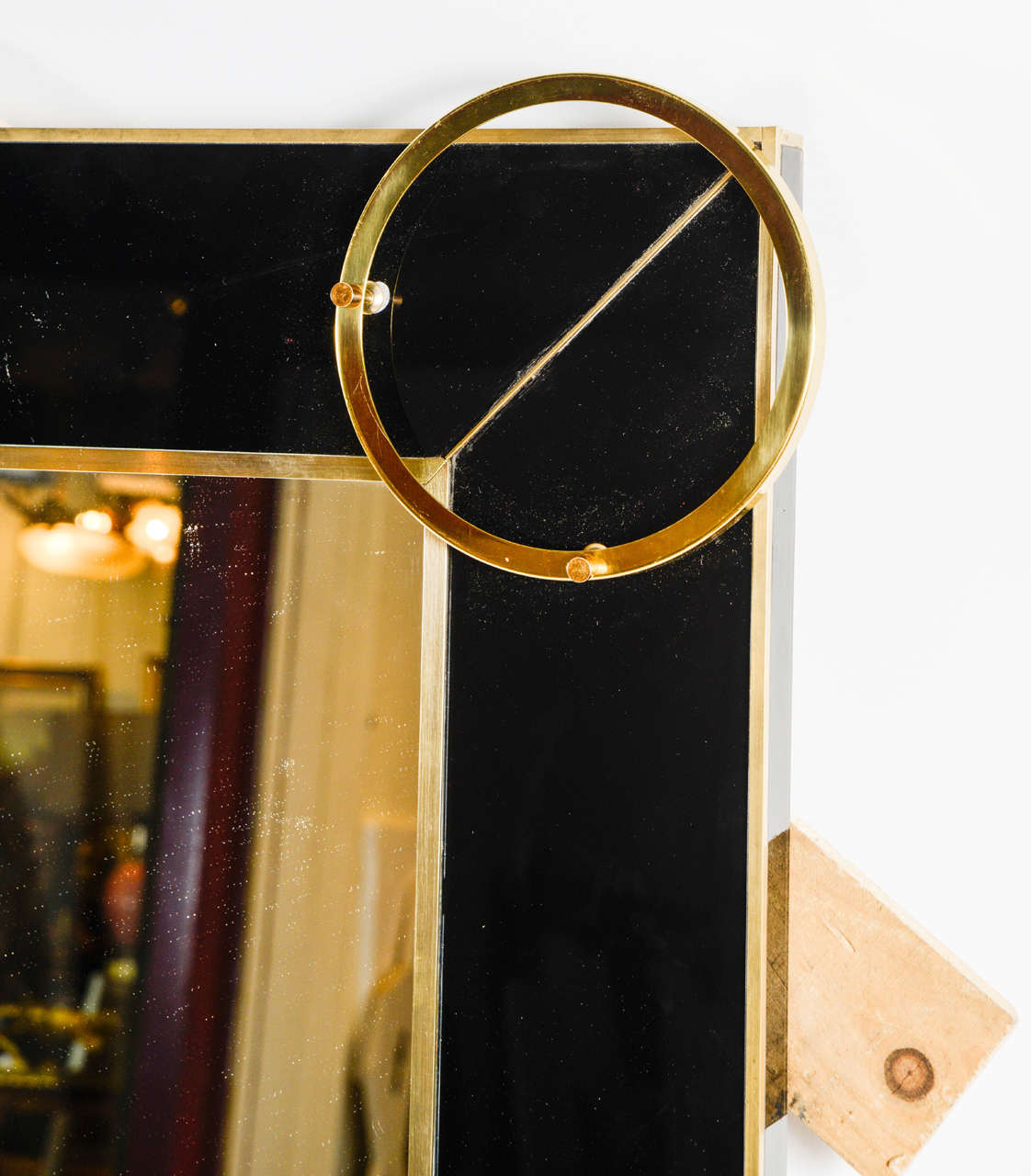 Laiton Miroir avec verre noir et garniture en laiton en vente