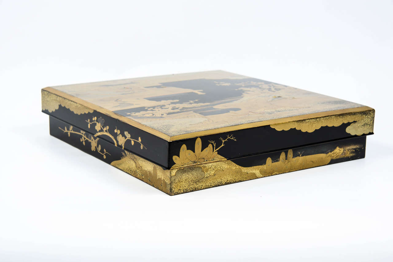 18th Century Black and Gold Japanese Lacquer Suzuribako or Writing Box In Excellent Condition In Paris, FR