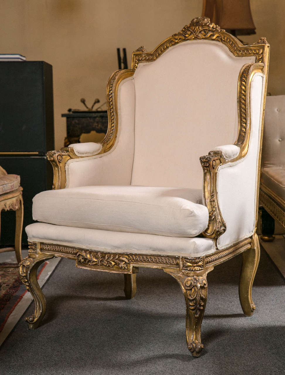 Pair of French Louis XV Style Wingback Bergère Chairs In Excellent Condition In Stamford, CT