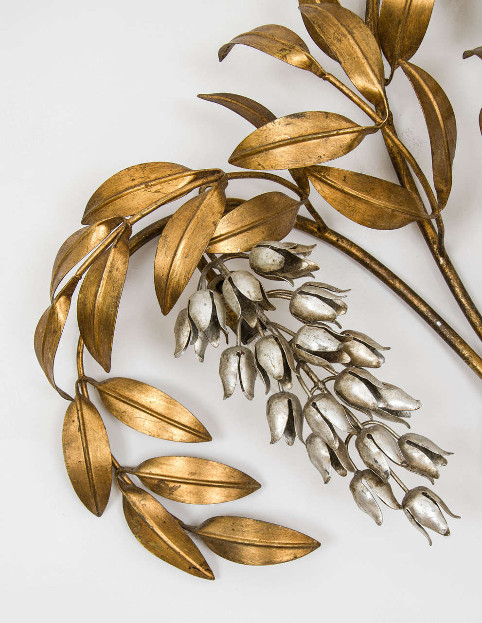 Gilded Metal Flower Wall Lights In Excellent Condition For Sale In London, GB