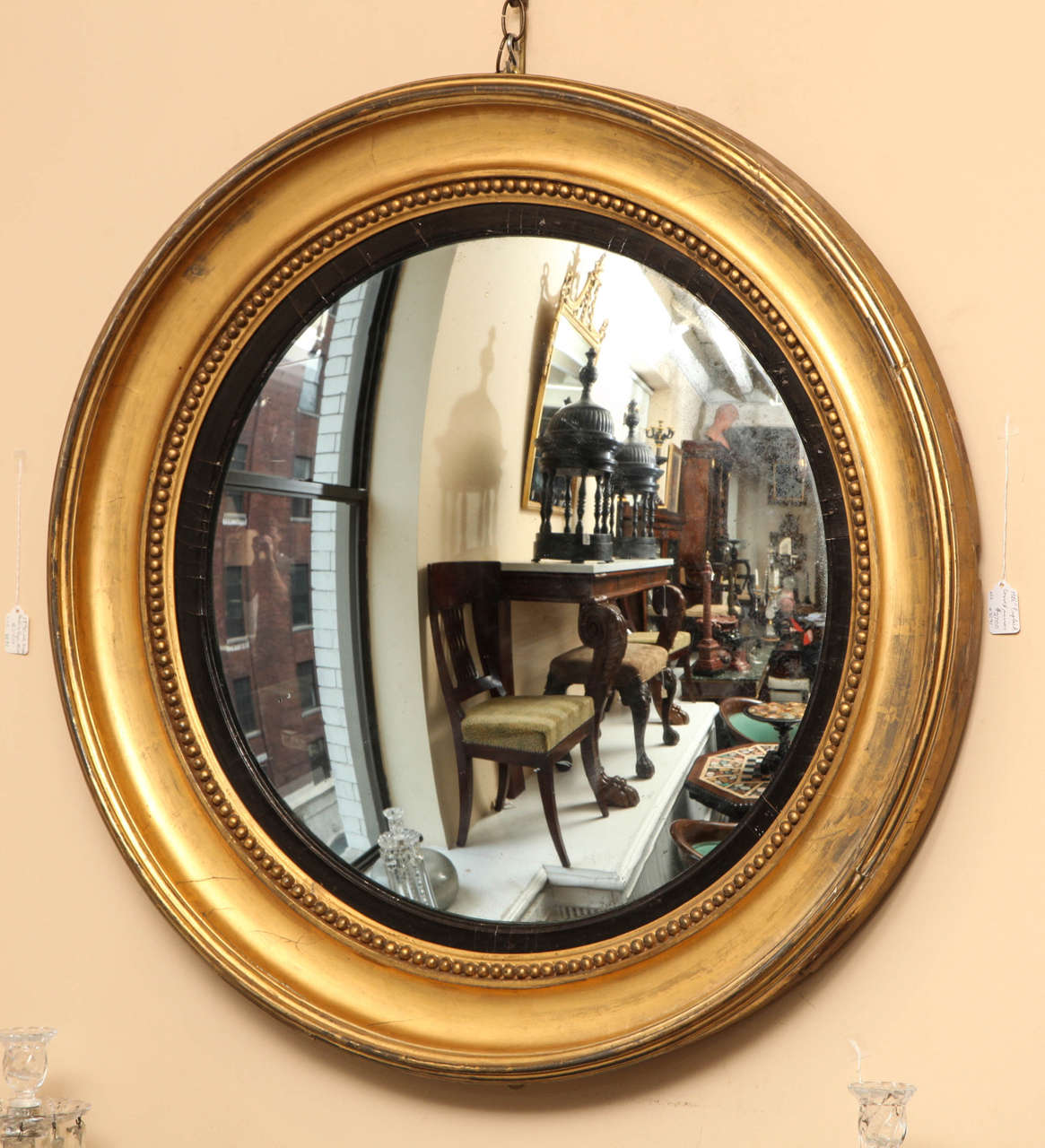 19th Century English Gilded Convex Mirror In Excellent Condition In New York, NY