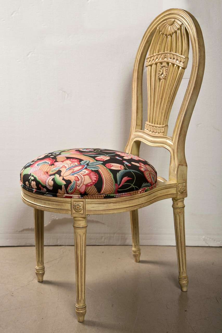 Set of 8 French Painted Balloon-Back Dining Chairs by Jansen 1