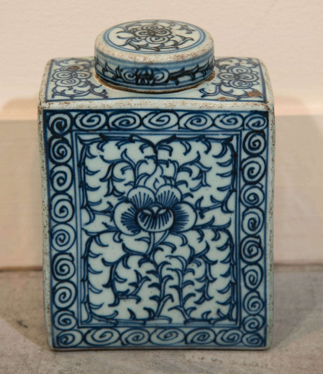 XIXe siècle Ancienne jarre à thé en porcelaine