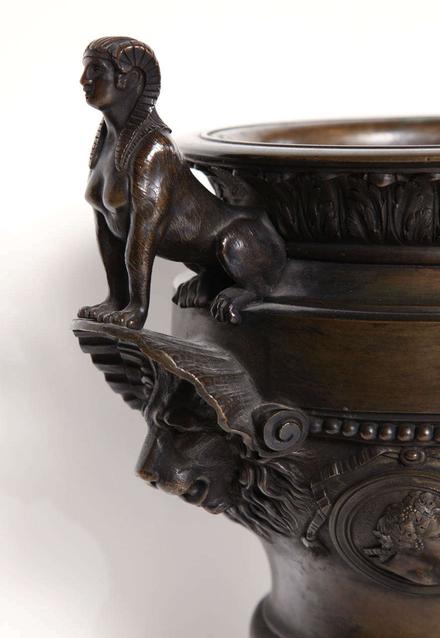 19th Century French Grand Tour Bronze Urn For Sale 1