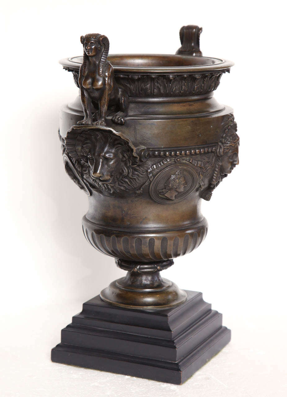 19th Century French Grand Tour Bronze Urn For Sale 2