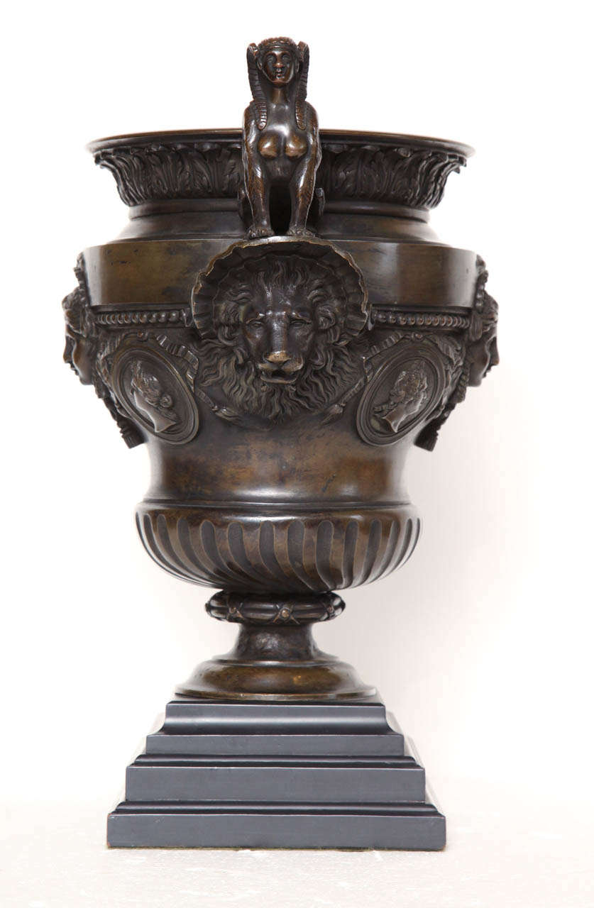 19th Century French Grand Tour Bronze Urn For Sale 3