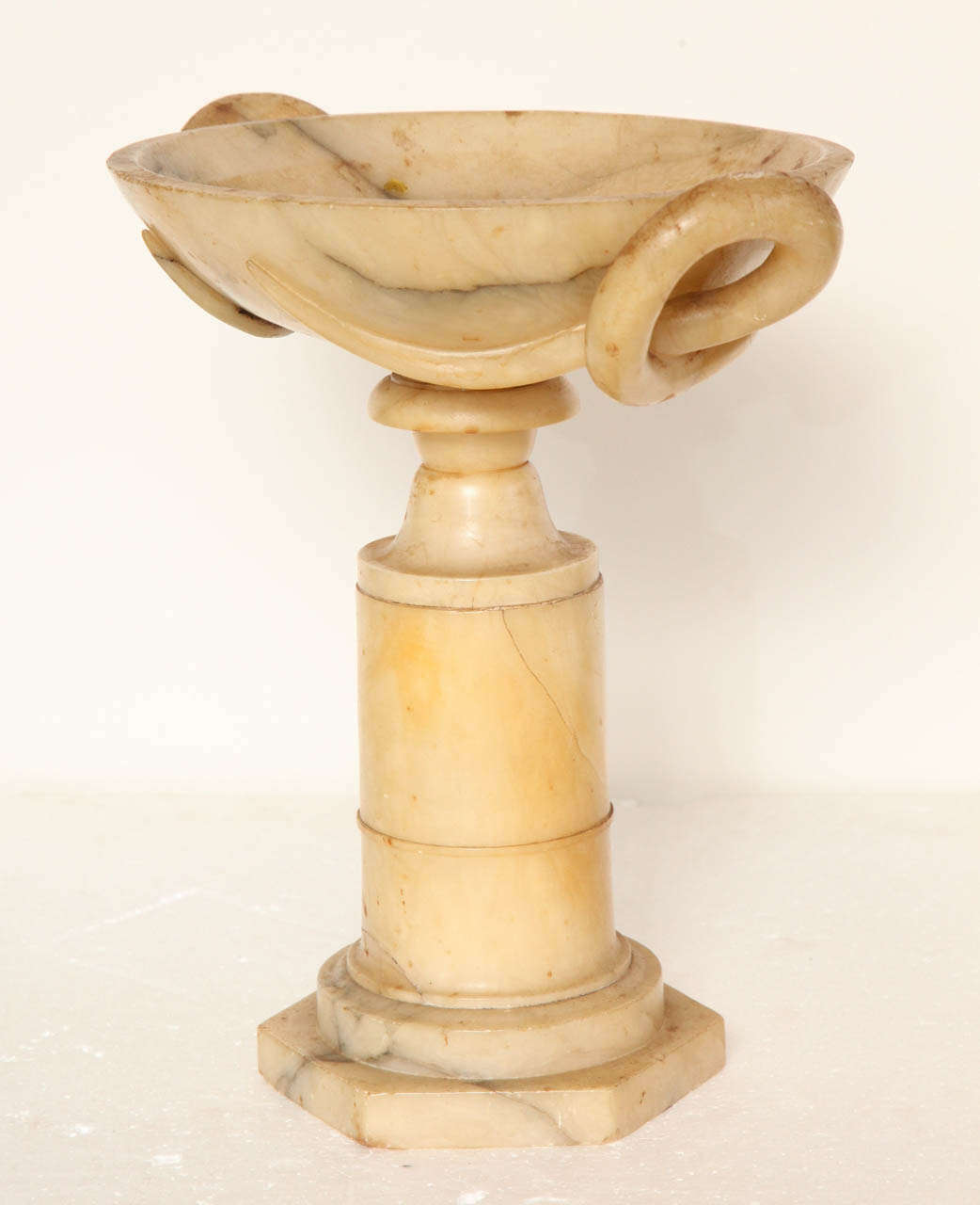 19th Century Italian Alabaster Tatza In Good Condition For Sale In New York, NY