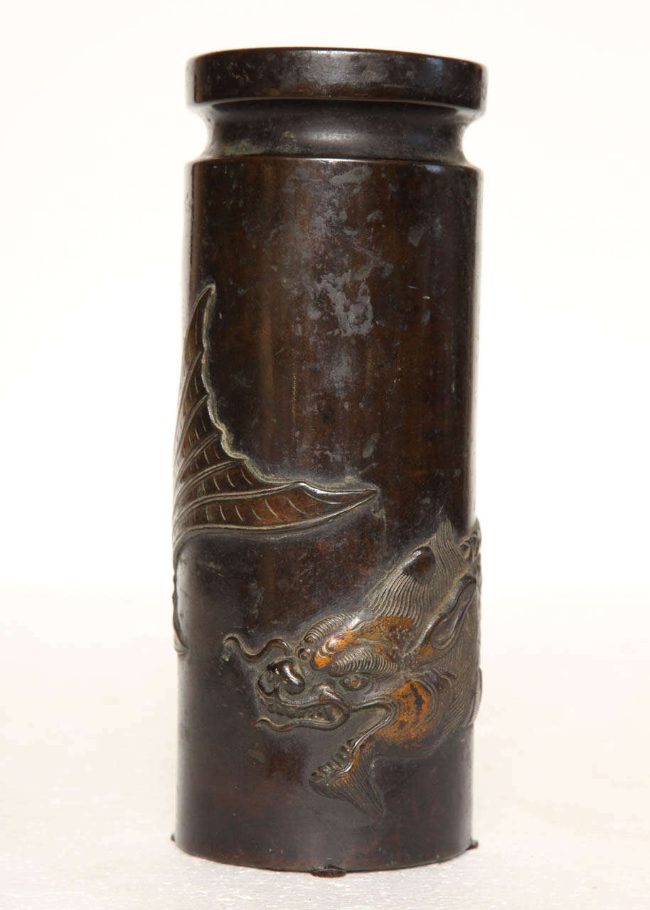 Early 20th Century Japanese Bronze Vase In Good Condition For Sale In New York, NY