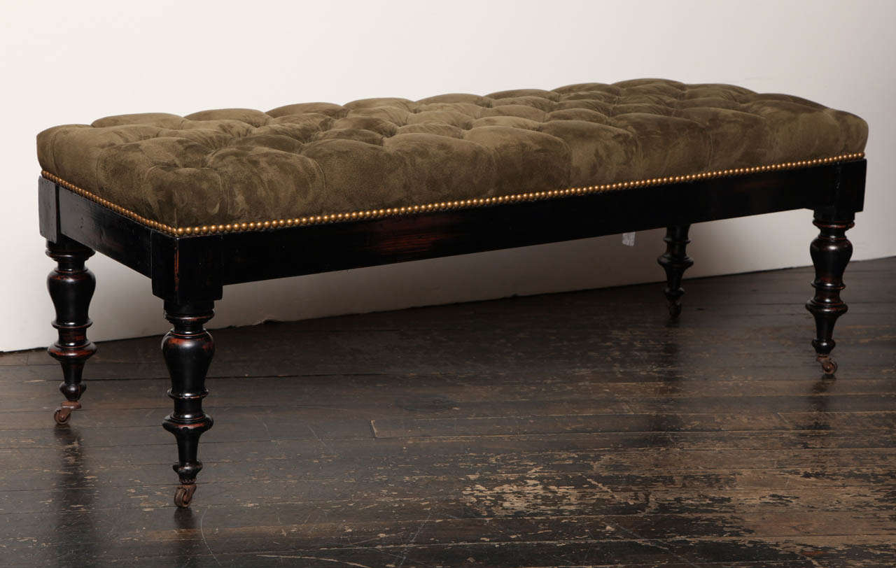 Late 19th Century English, Black Lacquer Ottoman In Excellent Condition In New York, NY