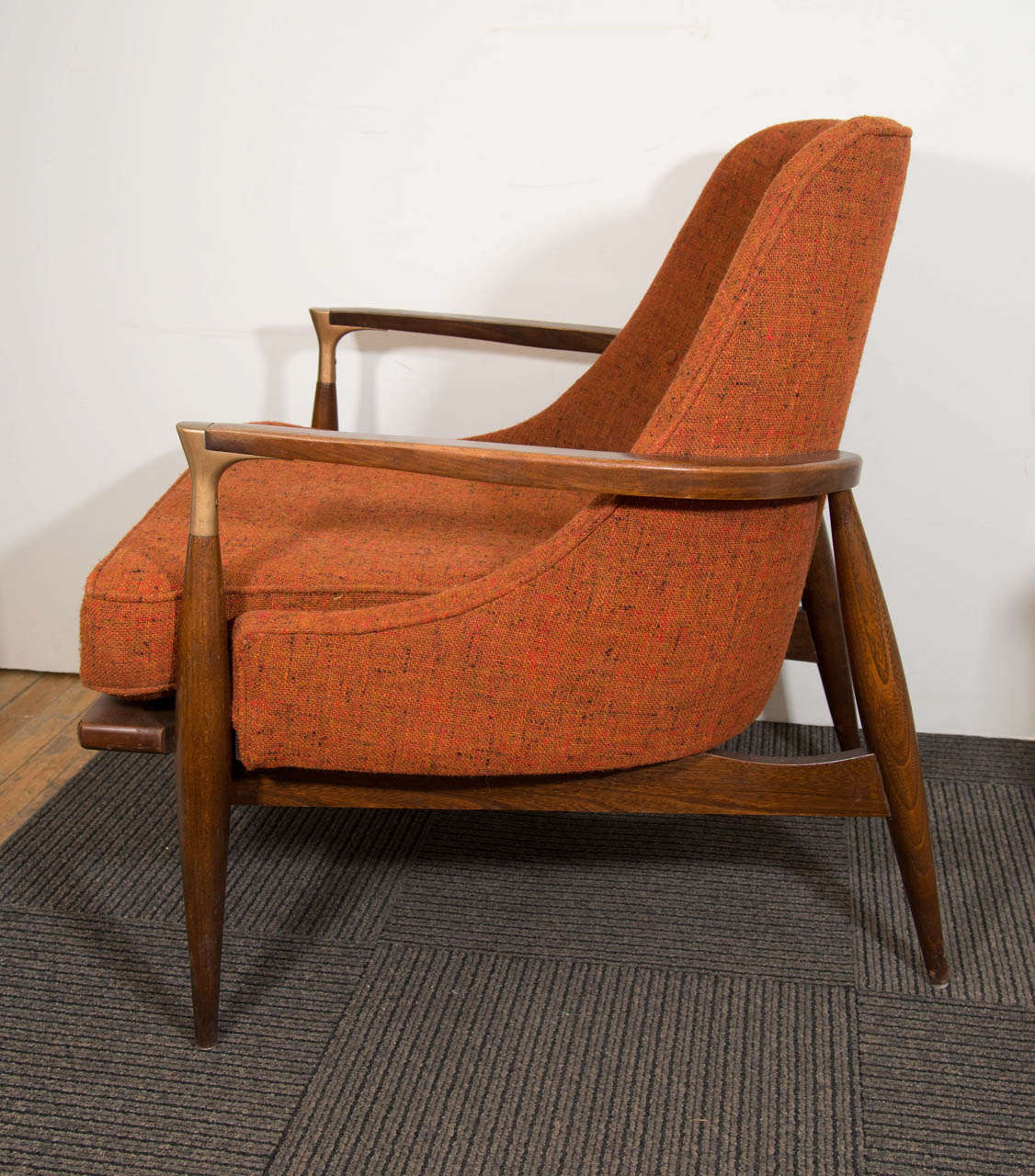 A Mid Century Pair of Ib Kofod Larsen Style Lounge or Armchairs Chairs In Good Condition In New York, NY