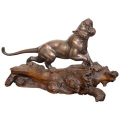 Sculpture de tigre japonaise en bronze du 19ème siècle, signée