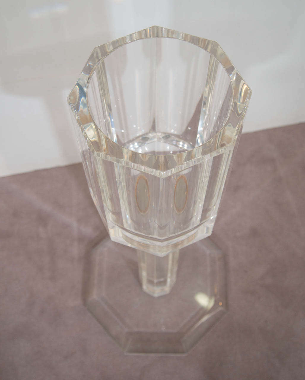 A Mid Century Solid Lucite Champagne or Wine Stand In Good Condition In New York, NY