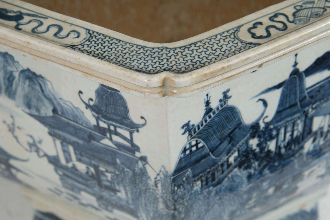 A Late 18th or Early 19th Century Chinese Porcelain Six-Sided Planter 5