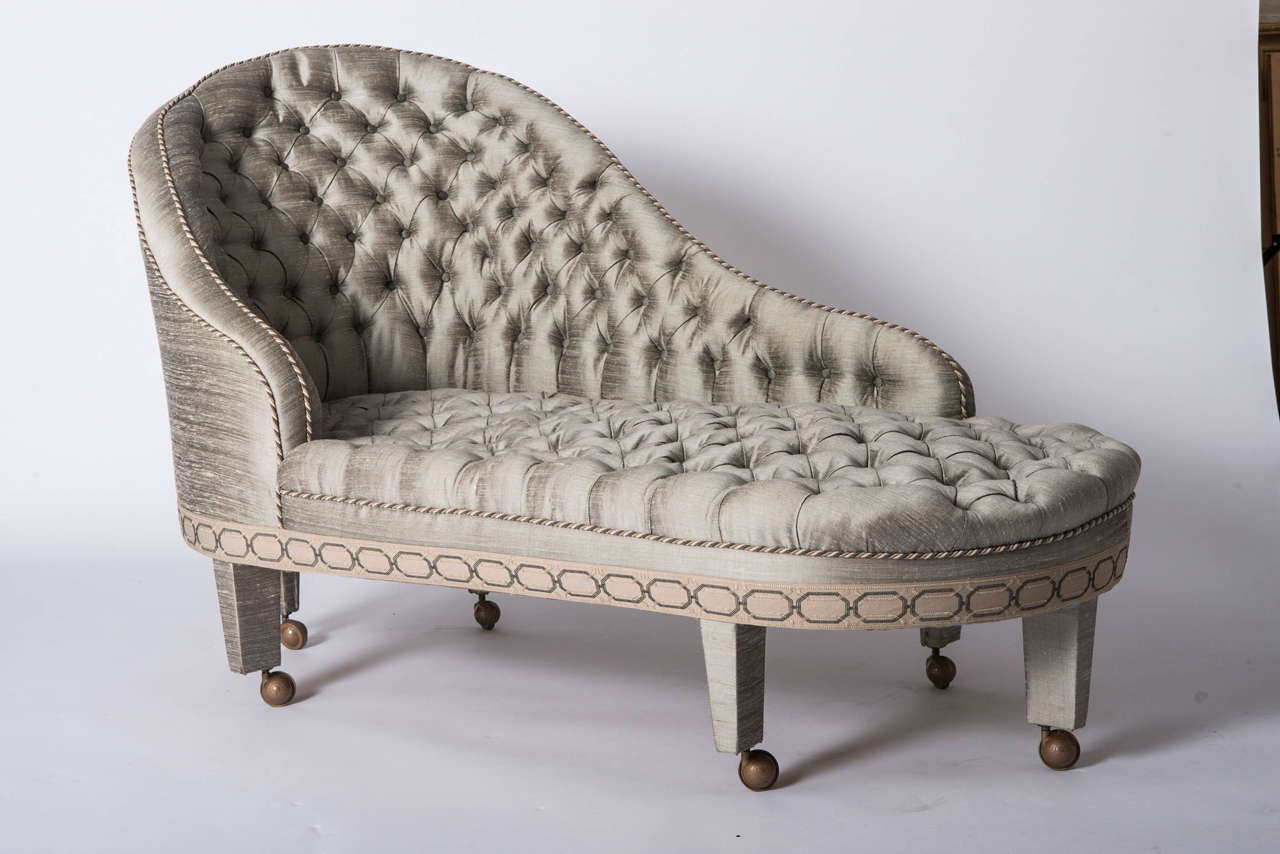 Fabric A silk upholstered, buttoned Chaise Longue