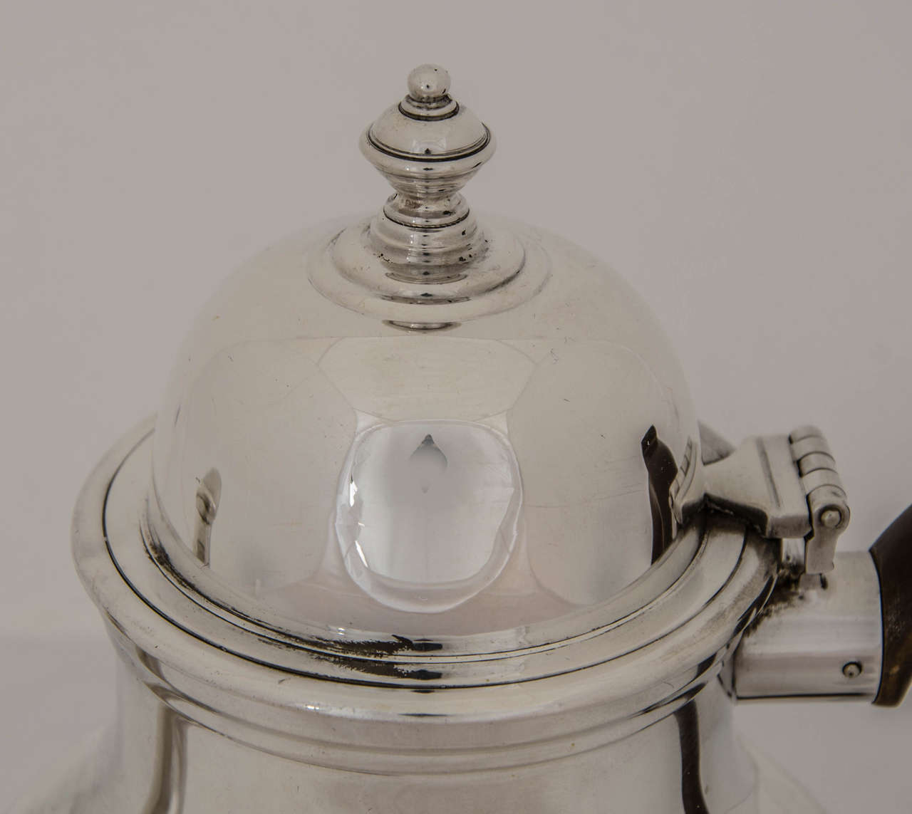 English Sterling Silver Teapot In Good Condition In London, GB