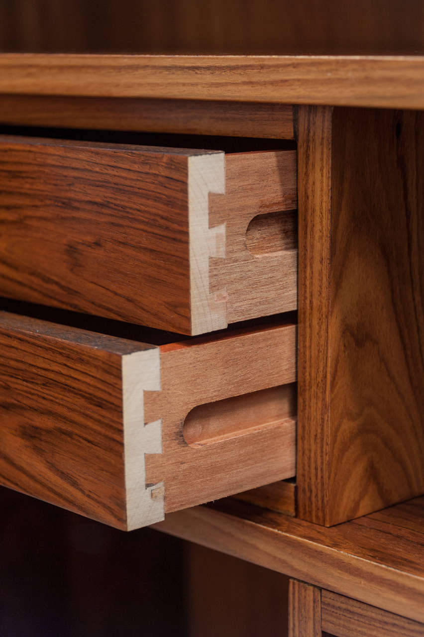 Mid-20th Century A fine Rosewood Drinks Cabinet by Robert Heritage for Archie Shine.